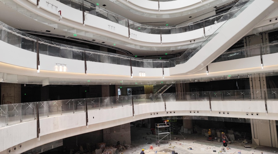 廣州金融城君超商場(chǎng)GRG中庭攔河完工落地案例賞析