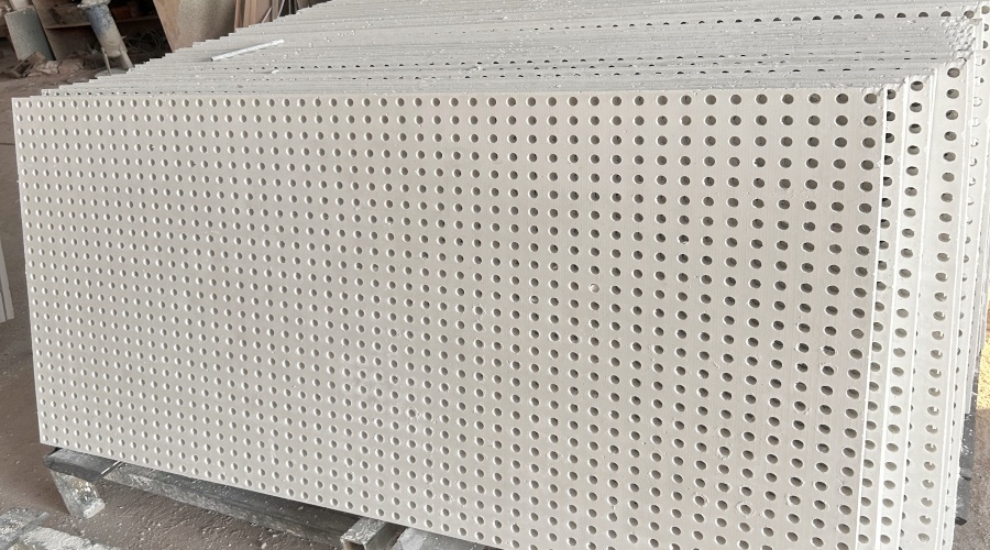 南寧工業(yè)職業(yè)技術(shù)學(xué)院會堂GRG穿孔板吊頂